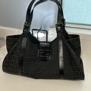 Used fendi shoulder bag